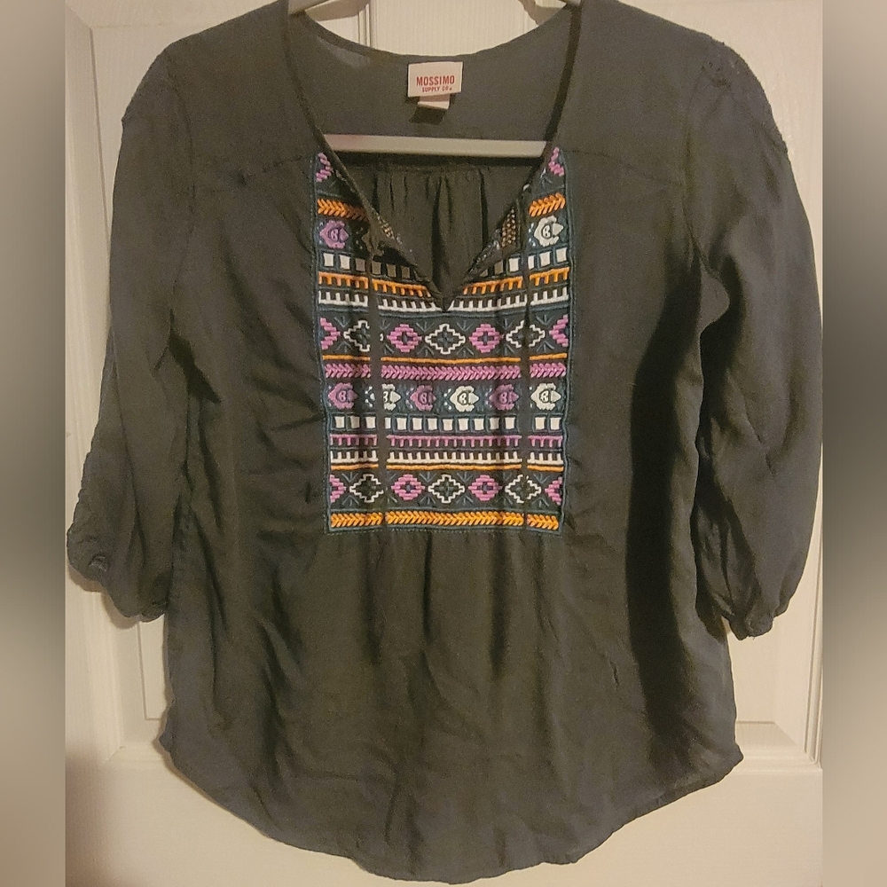 Mossimo Boho peasant Top with colorful embroidered details